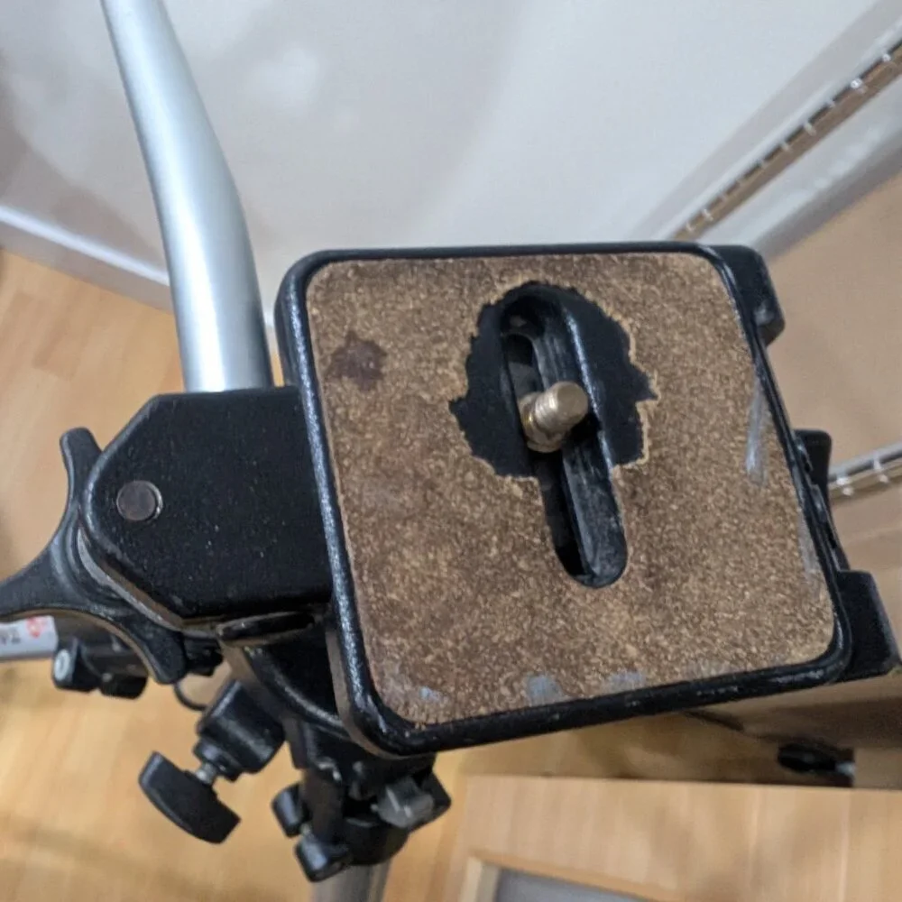 Manfrotto Art 190 Tripod with #128 fluid head - Aluminum legs Made In Italy - Picture 7 of 10